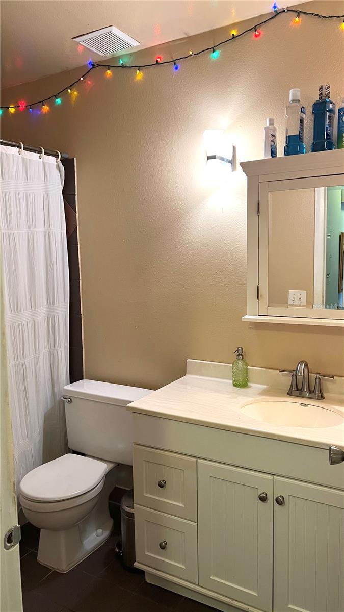 Image 17 of 34 For 257 Lincoln Circle N 3208