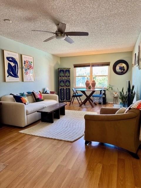 Image 6 of 34 For 257 Lincoln Circle N 3208