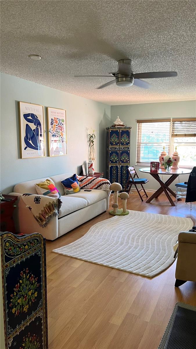 Image 7 of 34 For 257 Lincoln Circle N 3208