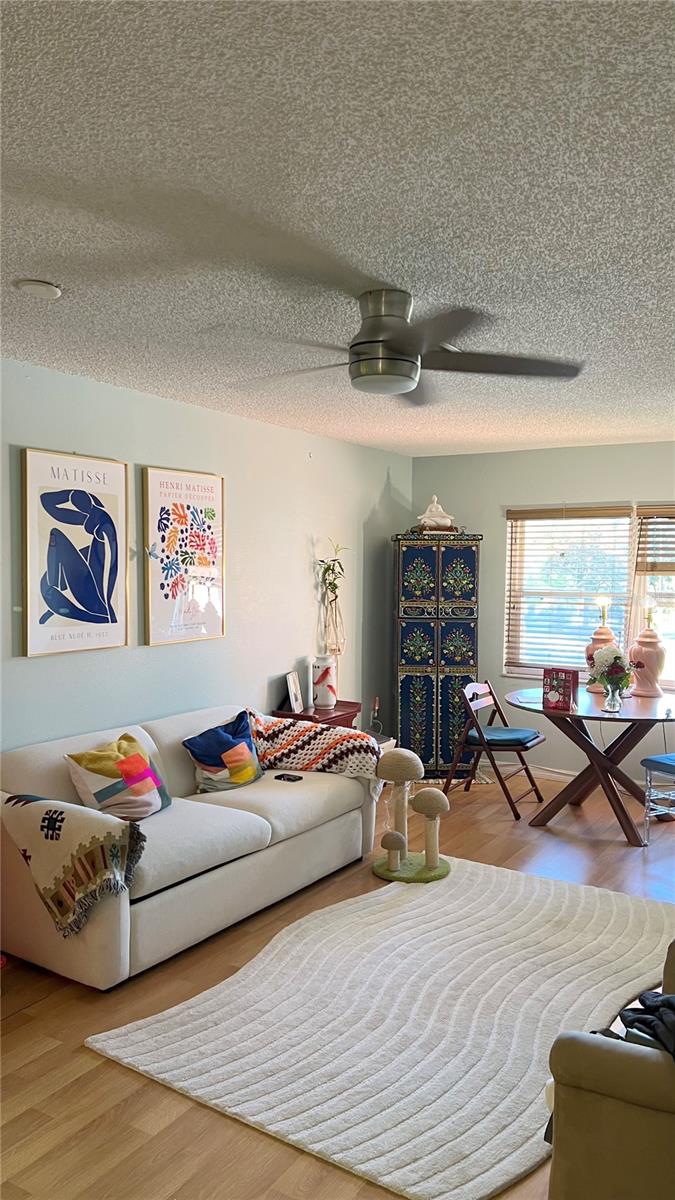 Image 9 of 34 For 257 Lincoln Circle N 3208