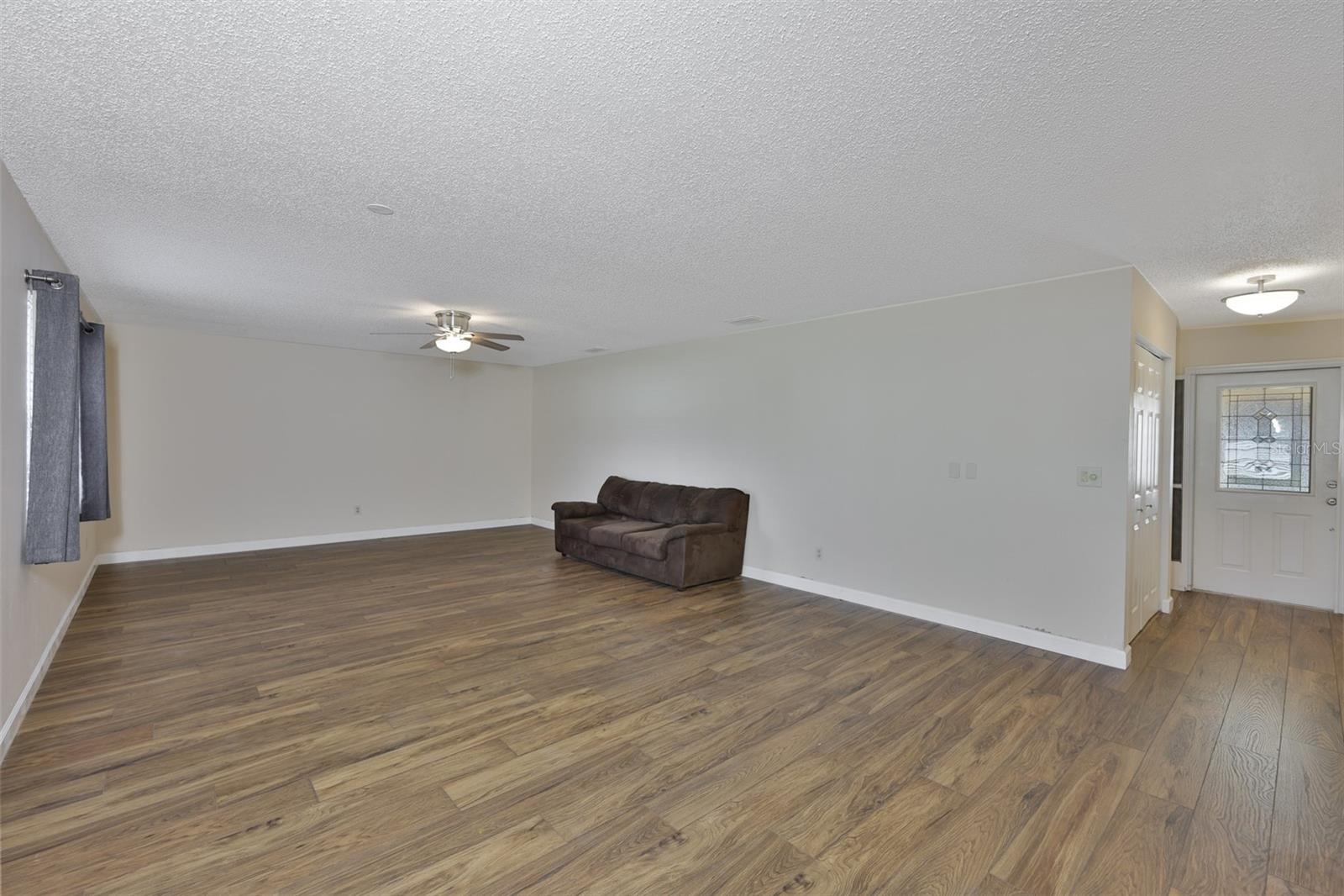 Listing photo id 16 for 2035 Heathfield Circle 256