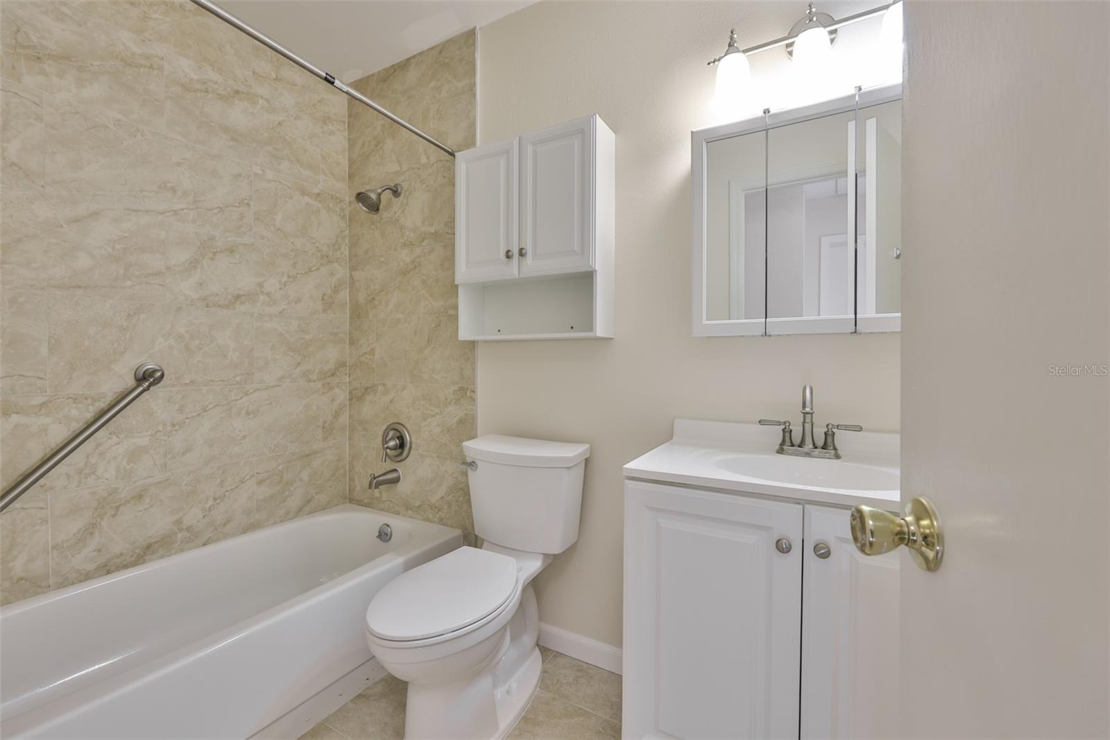 Listing photo id 33 for 2035 Heathfield Circle 256