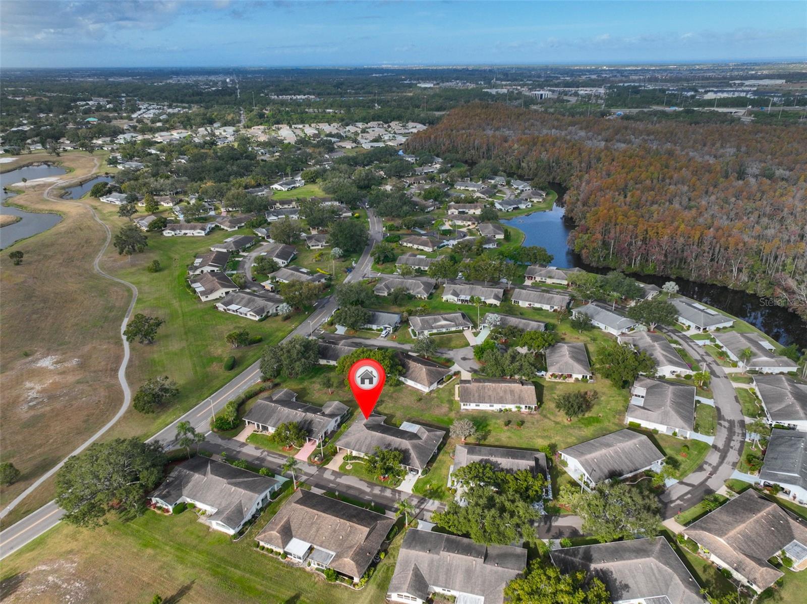 Listing photo id 38 for 2035 Heathfield Circle 256