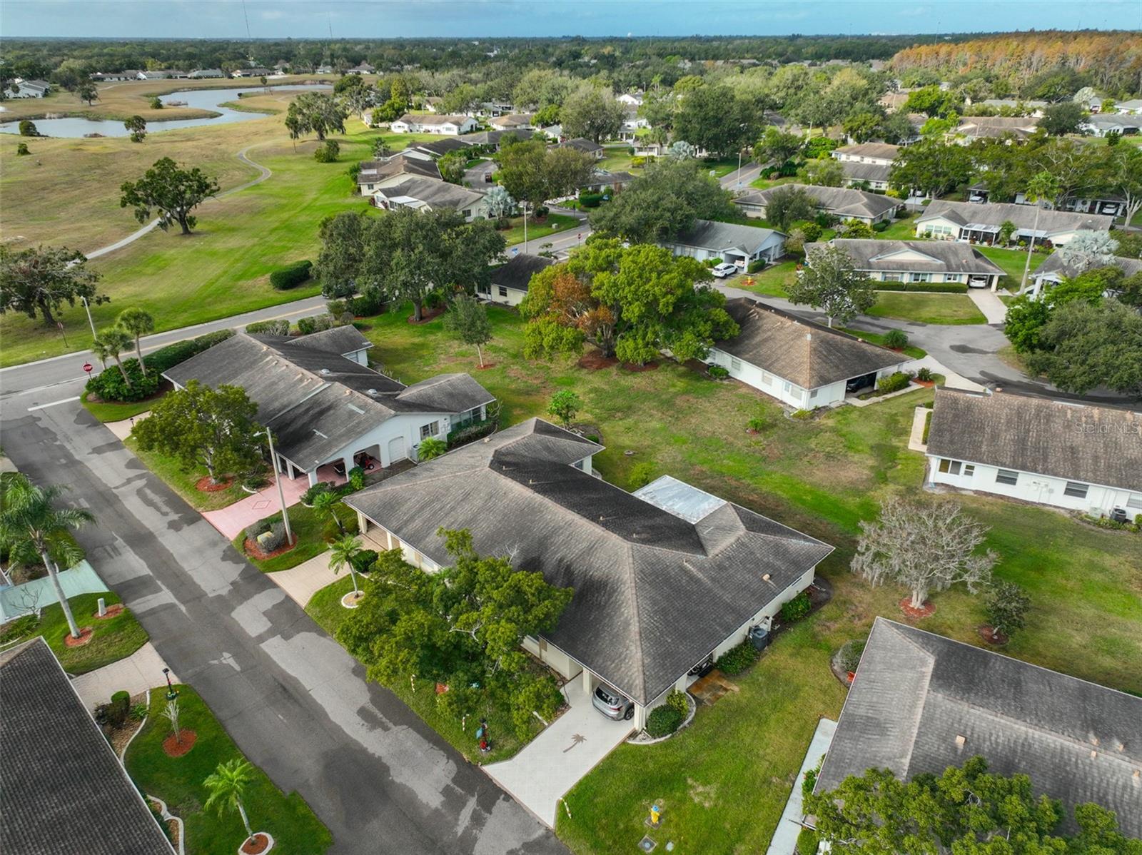 Listing photo id 41 for 2035 Heathfield Circle 256