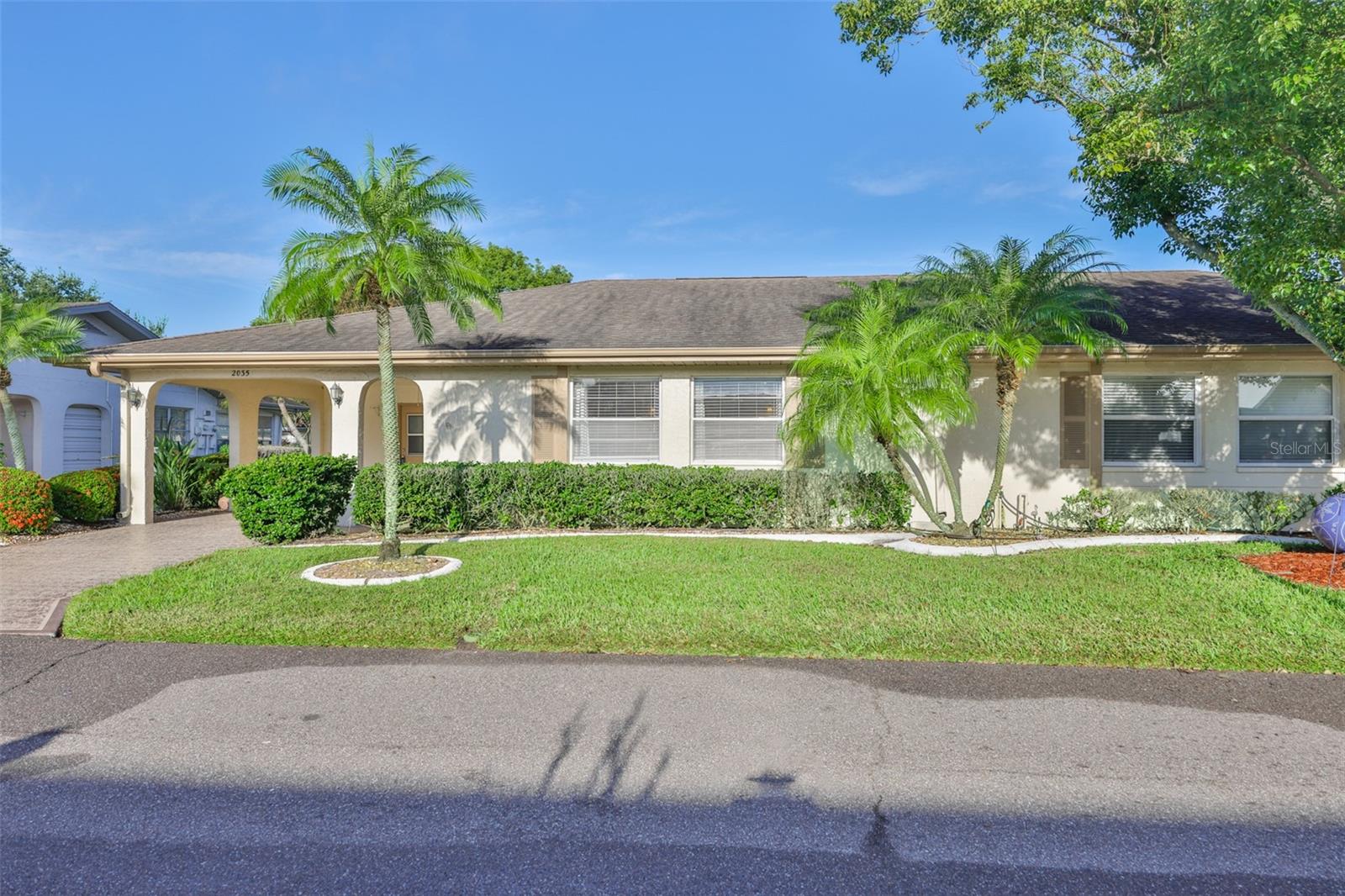 Listing photo id 46 for 2035 Heathfield Circle 256