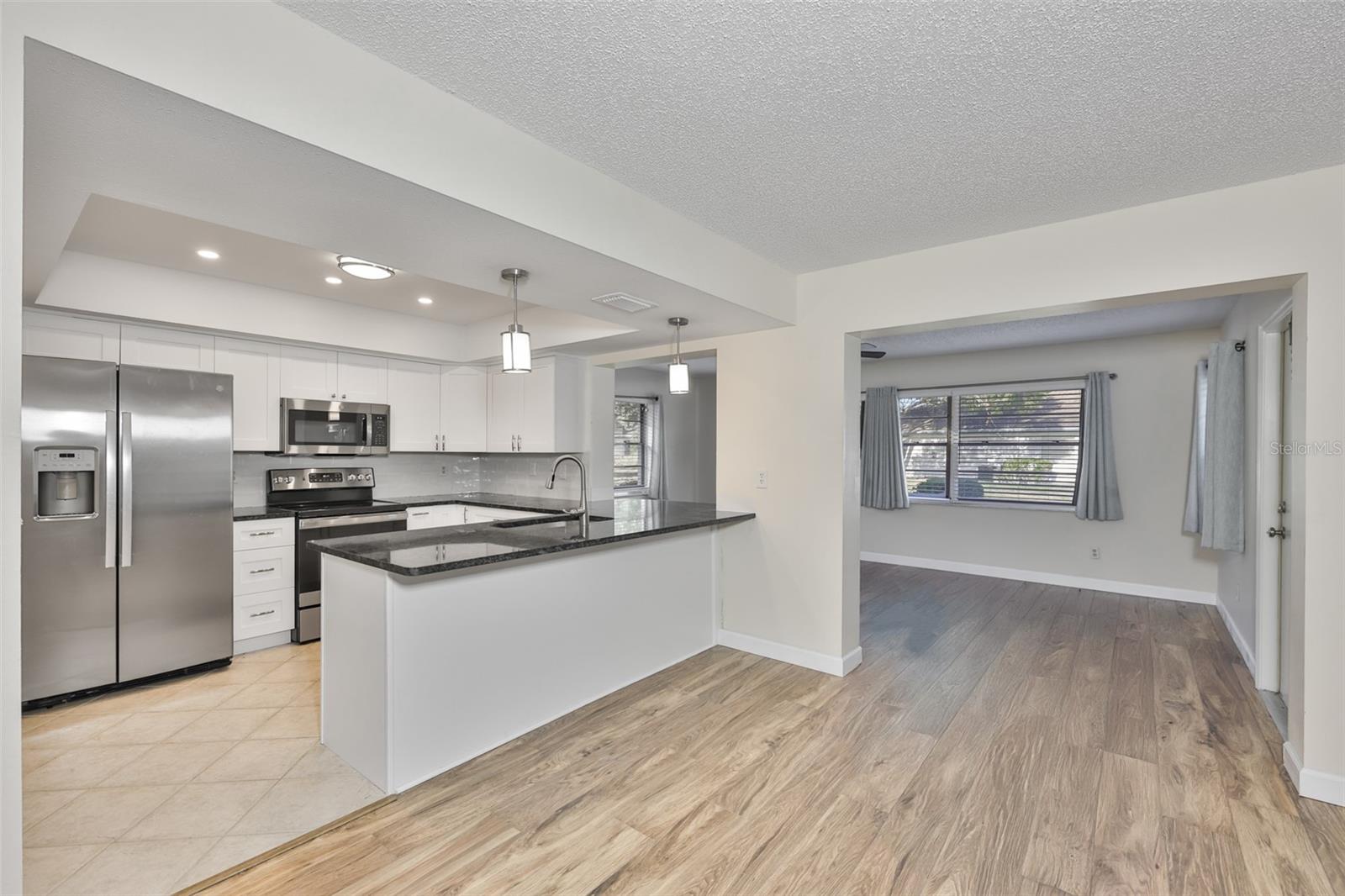 Listing photo id 6 for 2035 Heathfield Circle 256