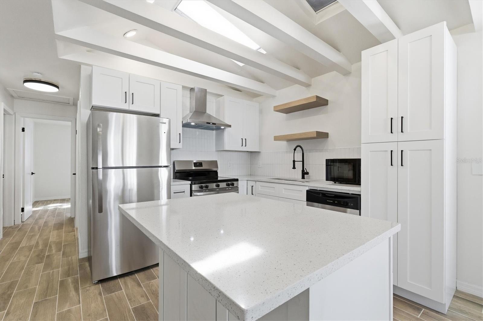 Image 10 of 37 For 1734 Maryland Avenue Ne