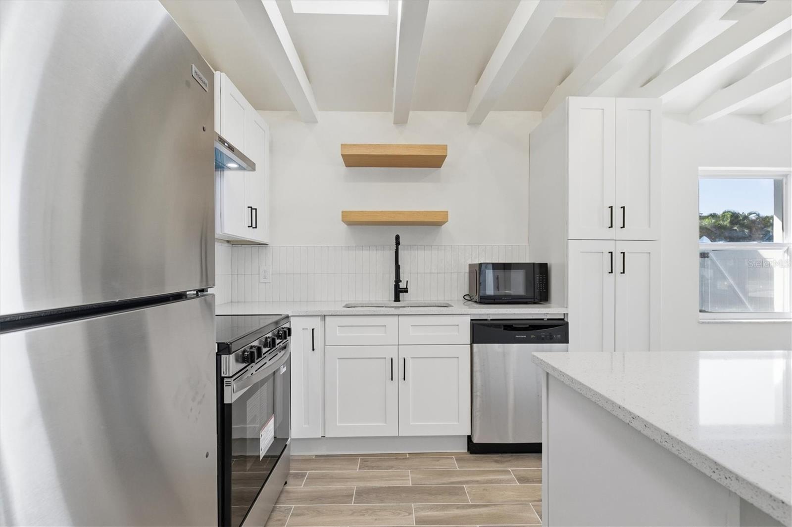 Image 12 of 37 For 1734 Maryland Avenue Ne