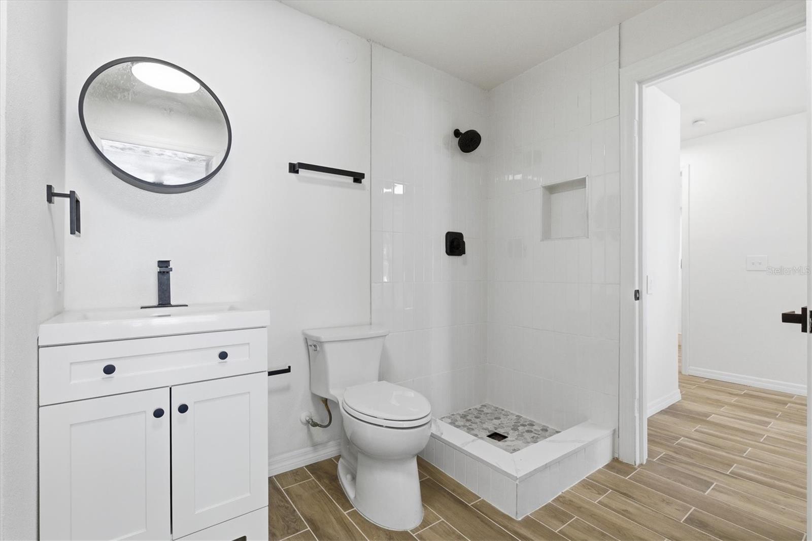 Image 14 of 37 For 1734 Maryland Avenue Ne