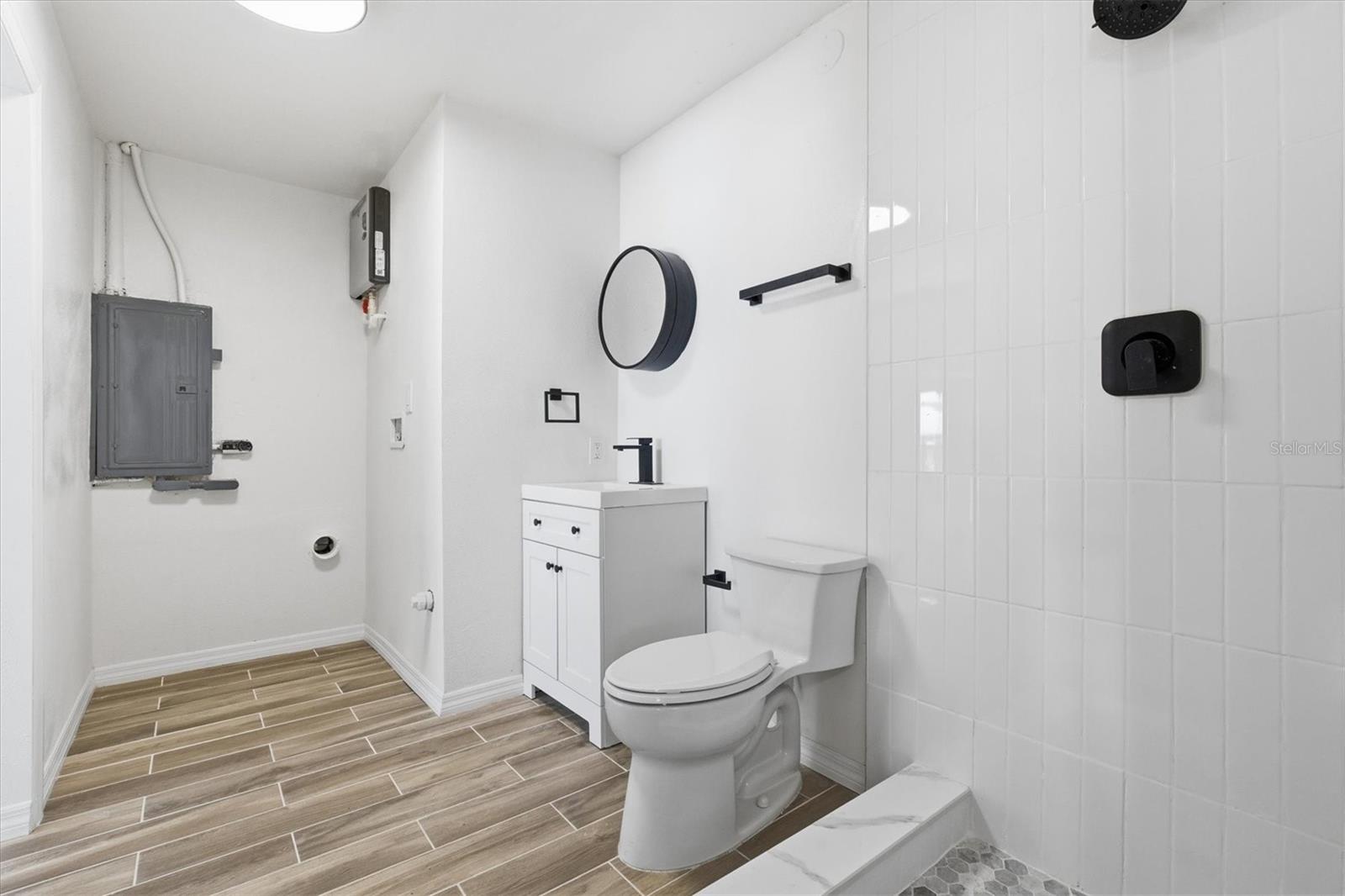 Image 15 of 37 For 1734 Maryland Avenue Ne