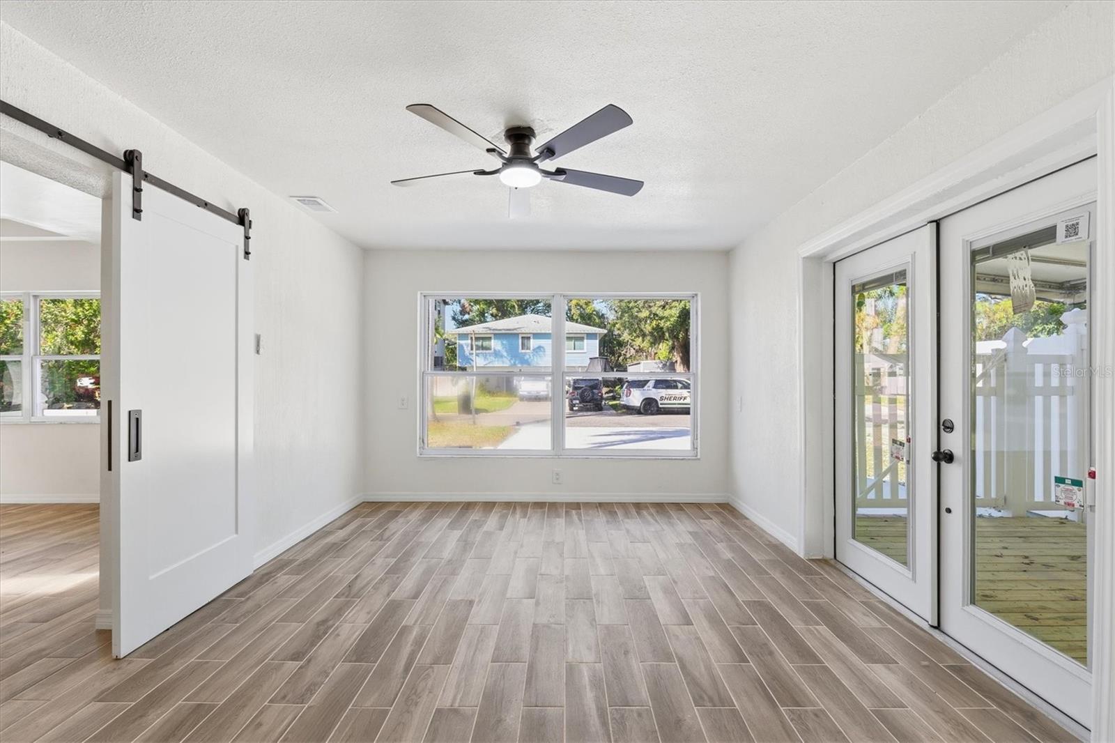 Image 17 of 37 For 1734 Maryland Avenue Ne