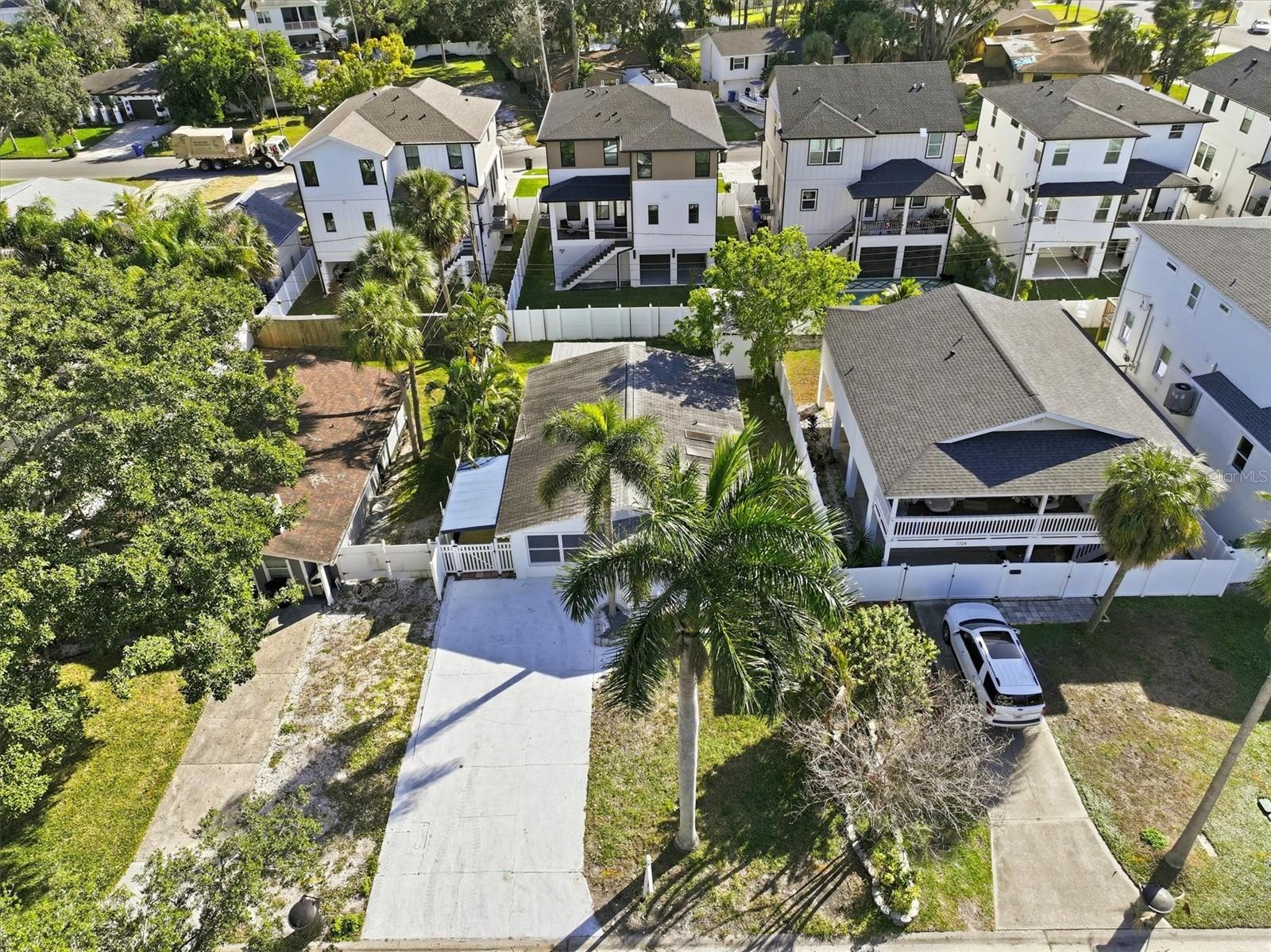 Image 4 of 37 For 1734 Maryland Avenue Ne