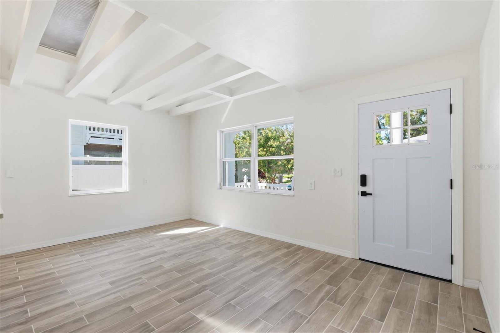 Image 6 of 37 For 1734 Maryland Avenue Ne