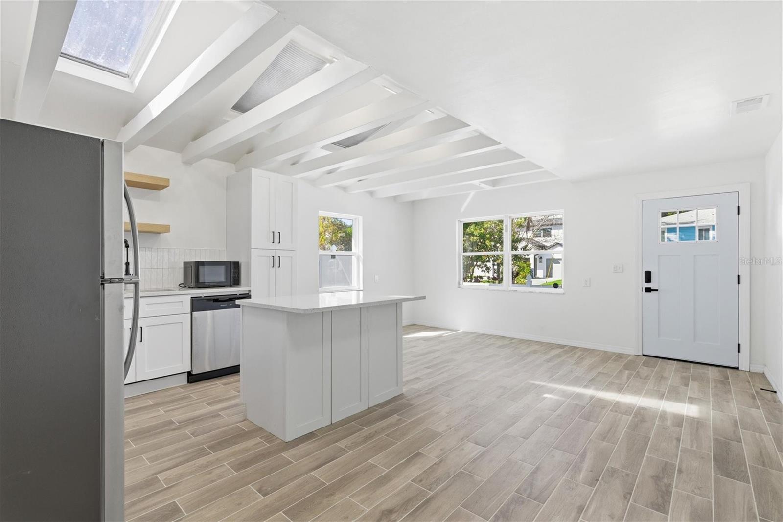 Image 7 of 37 For 1734 Maryland Avenue Ne