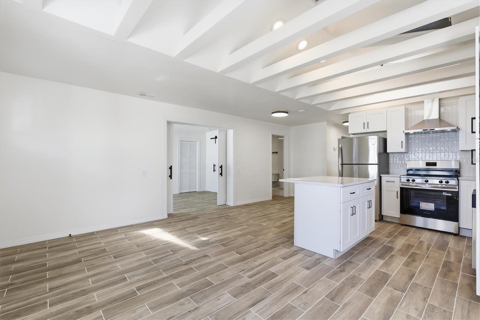 Image 9 of 37 For 1734 Maryland Avenue Ne