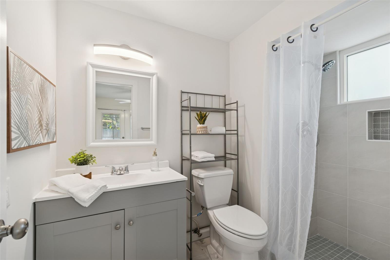 Image 20 of 69 For 2195 Glen Drive