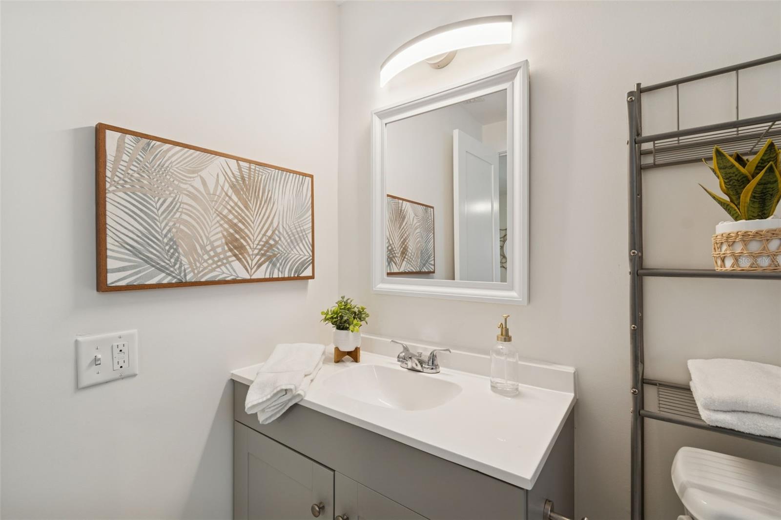 Image 22 of 69 For 2195 Glen Drive