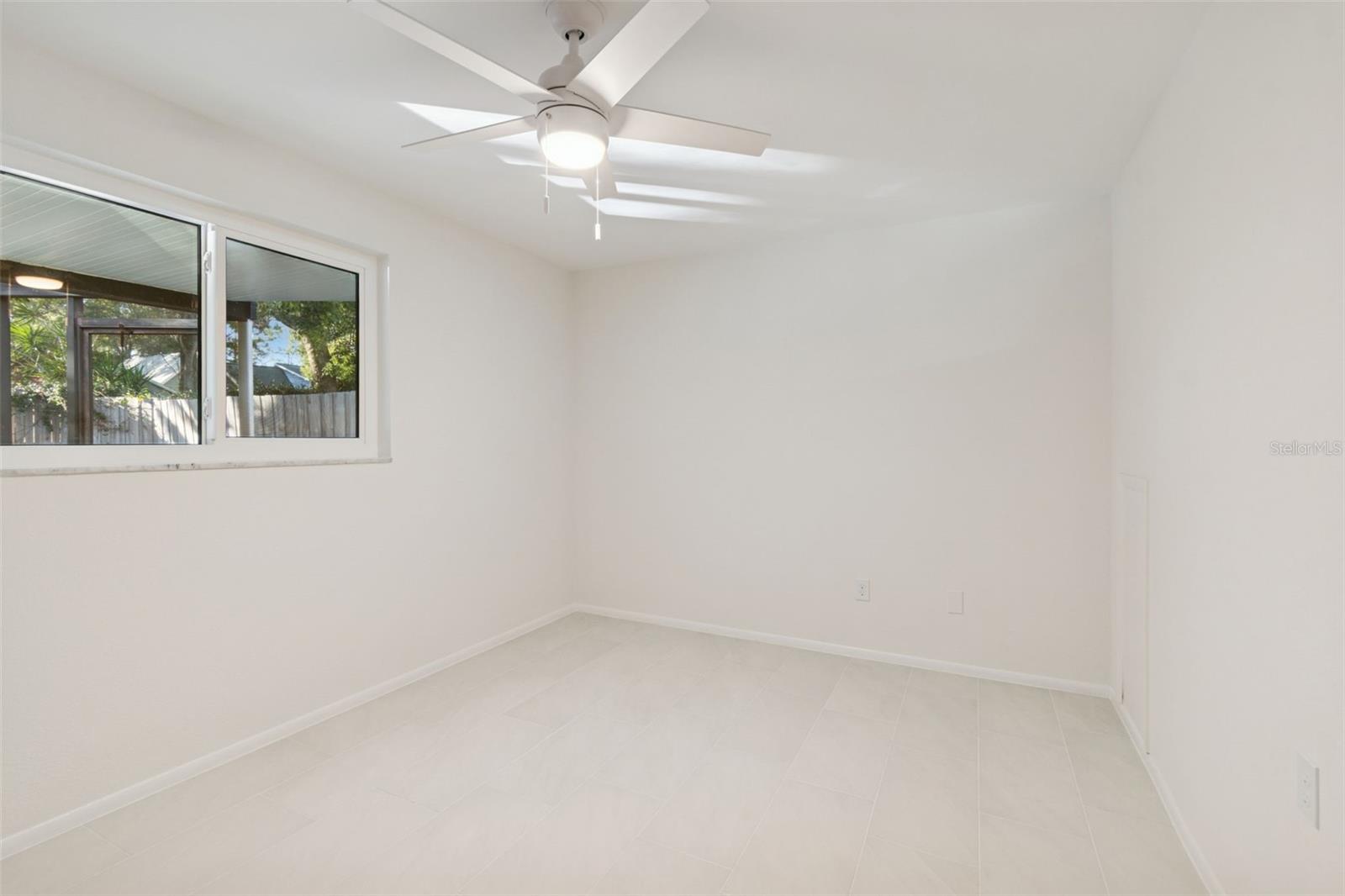 Image 24 of 69 For 2195 Glen Drive