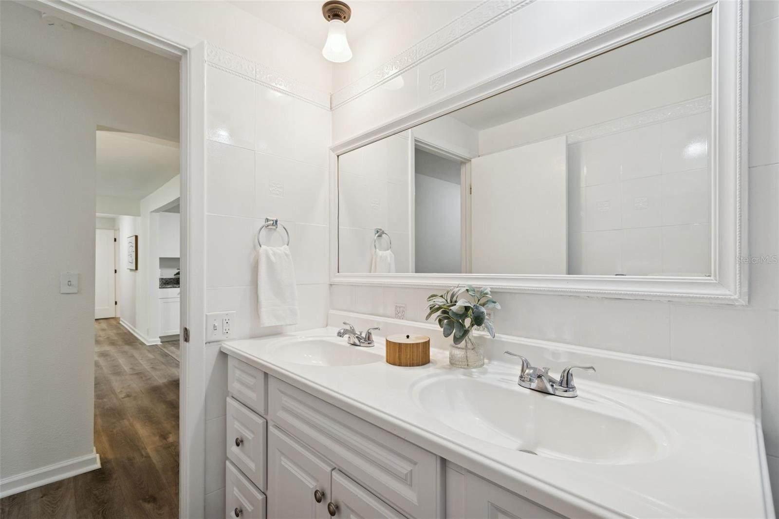 Image 29 of 69 For 2195 Glen Drive