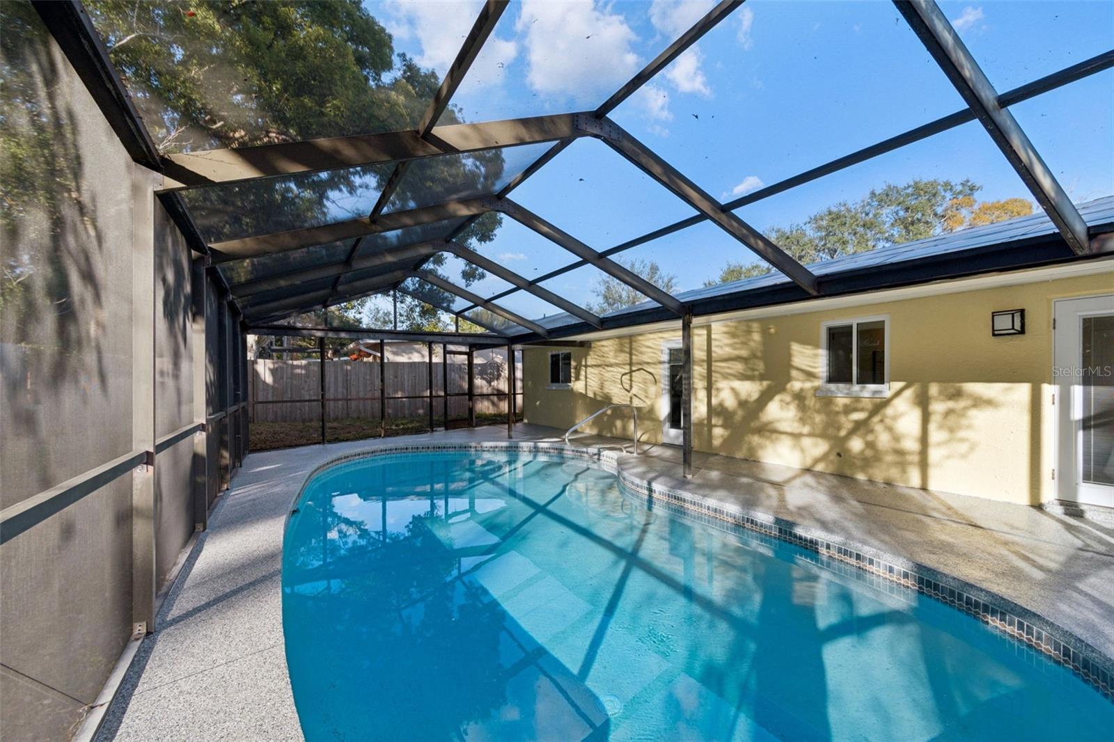 Image 39 of 69 For 2195 Glen Drive