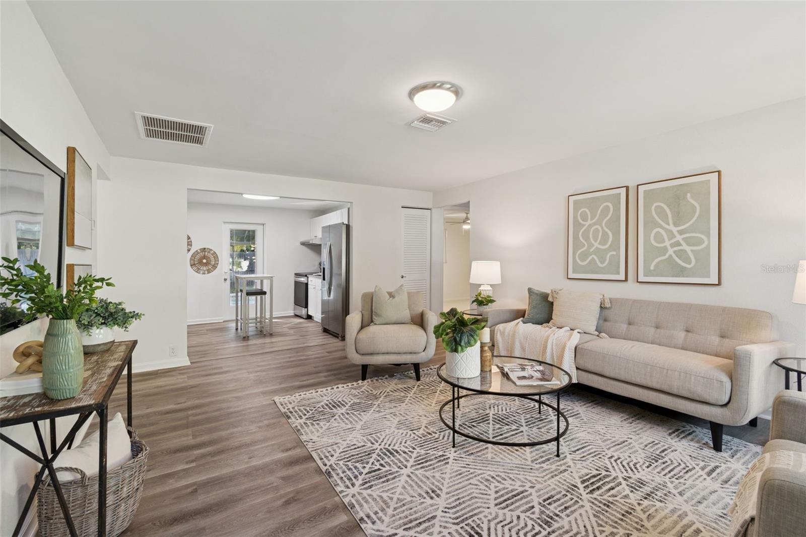 Image 4 of 69 For 2195 Glen Drive