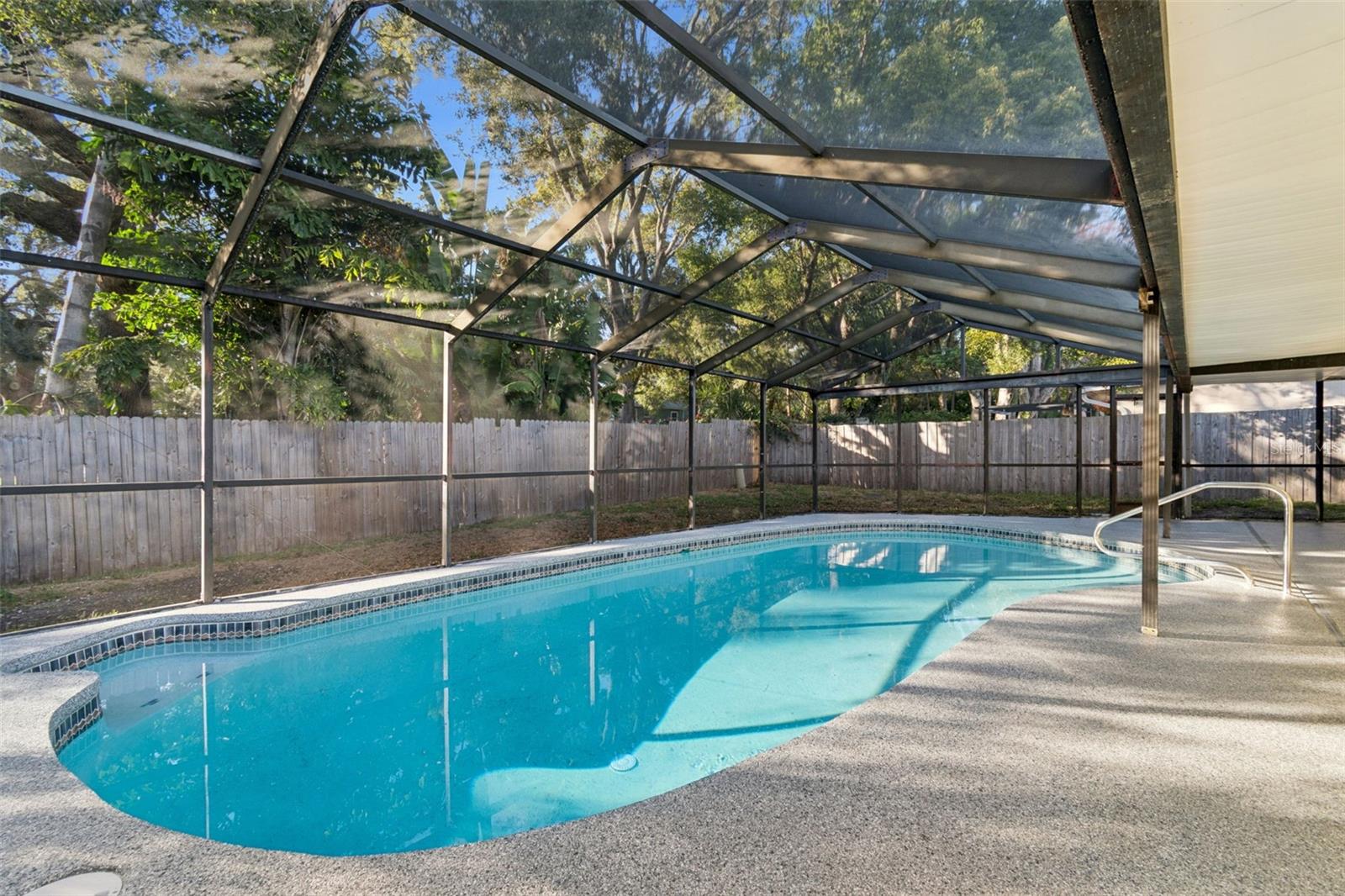 Image 40 of 69 For 2195 Glen Drive