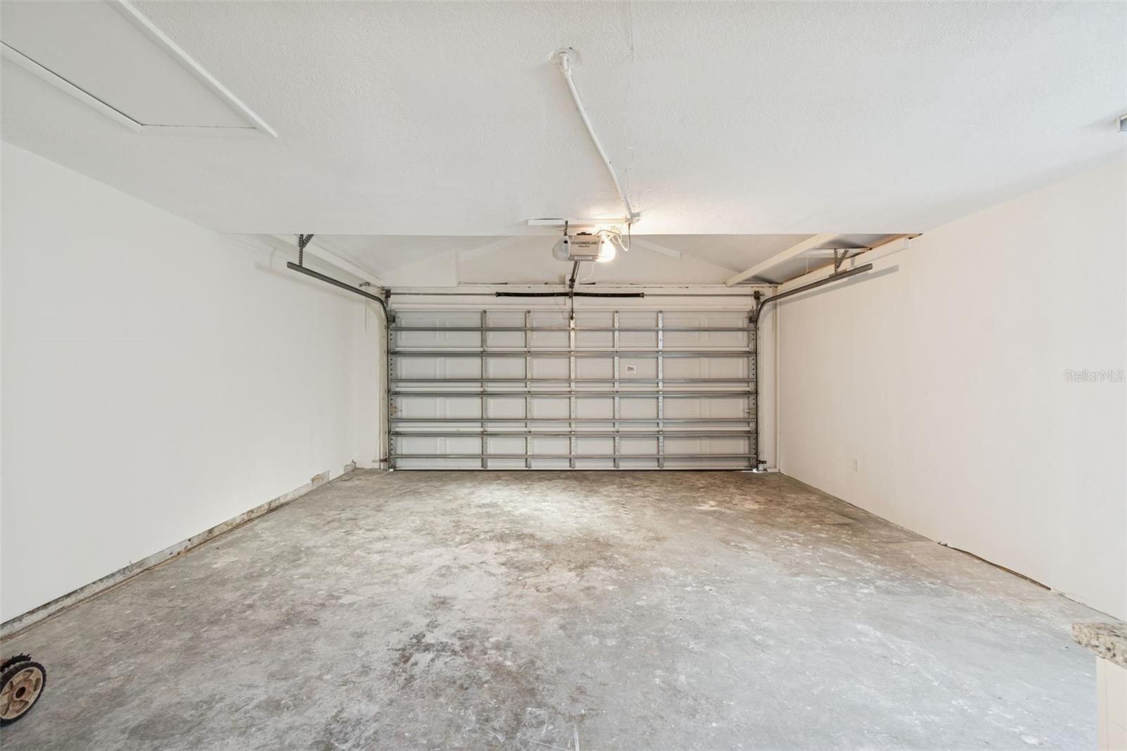 Image 44 of 69 For 2195 Glen Drive