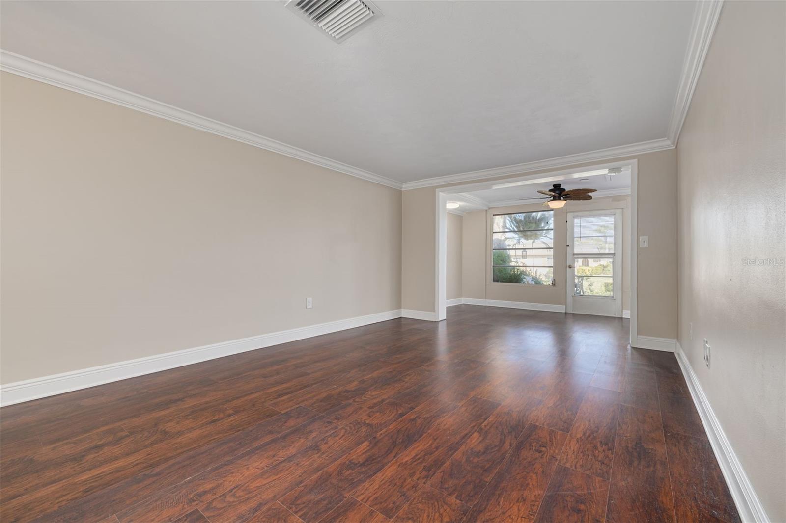 Listing photo id 11 for 4261 Richmere Drive