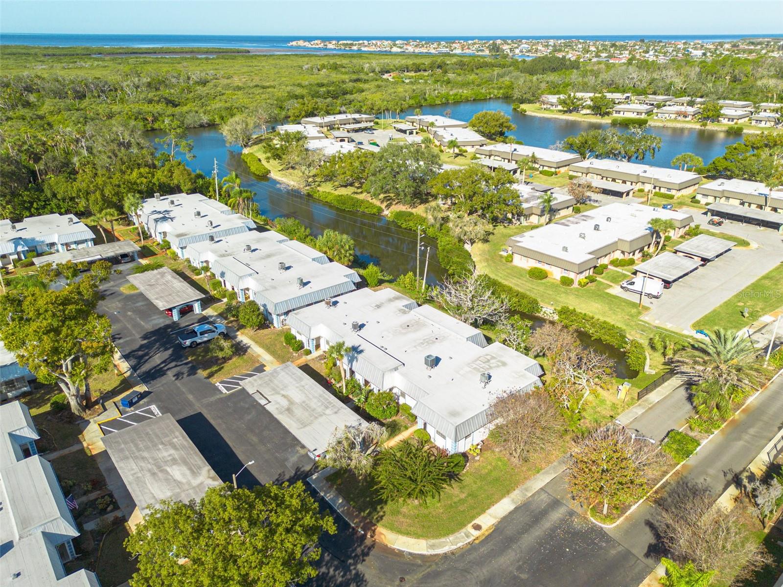 Listing photo id 3 for 4261 Richmere Drive