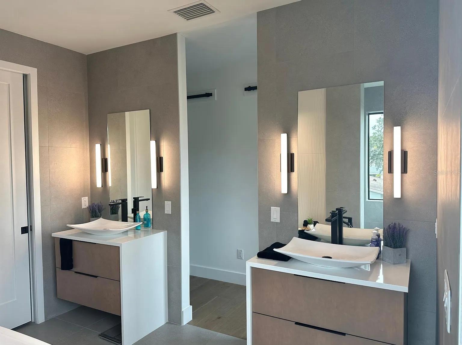 Listing photo id 8 for 4217 Arch Street