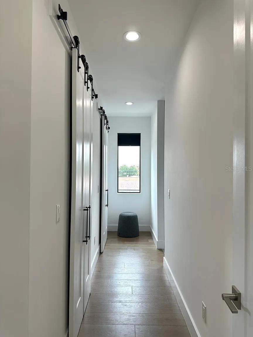 Listing photo id 13 for 4217 Arch Street