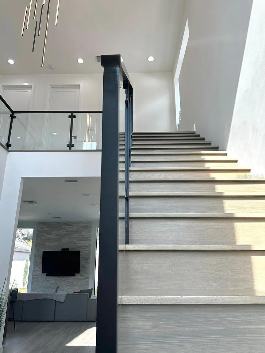 Listing photo id 16 for 4217 Arch Street