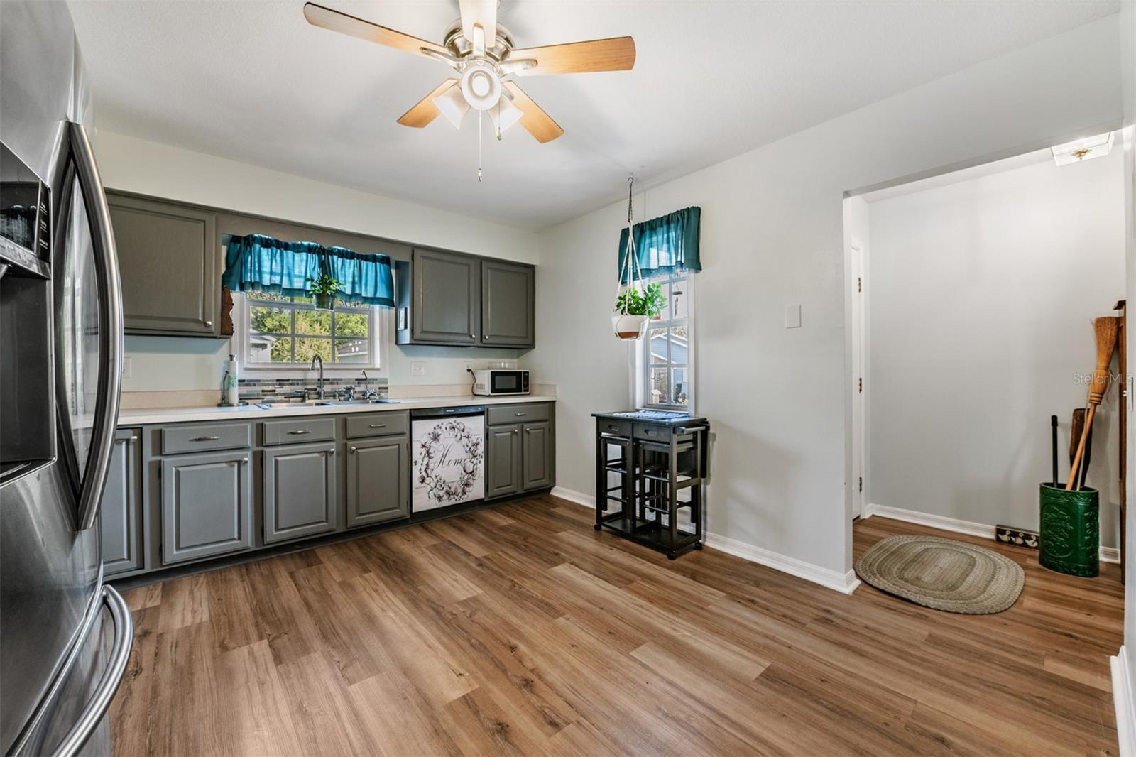 Image 10 of 23 For 5923 Newberry Court