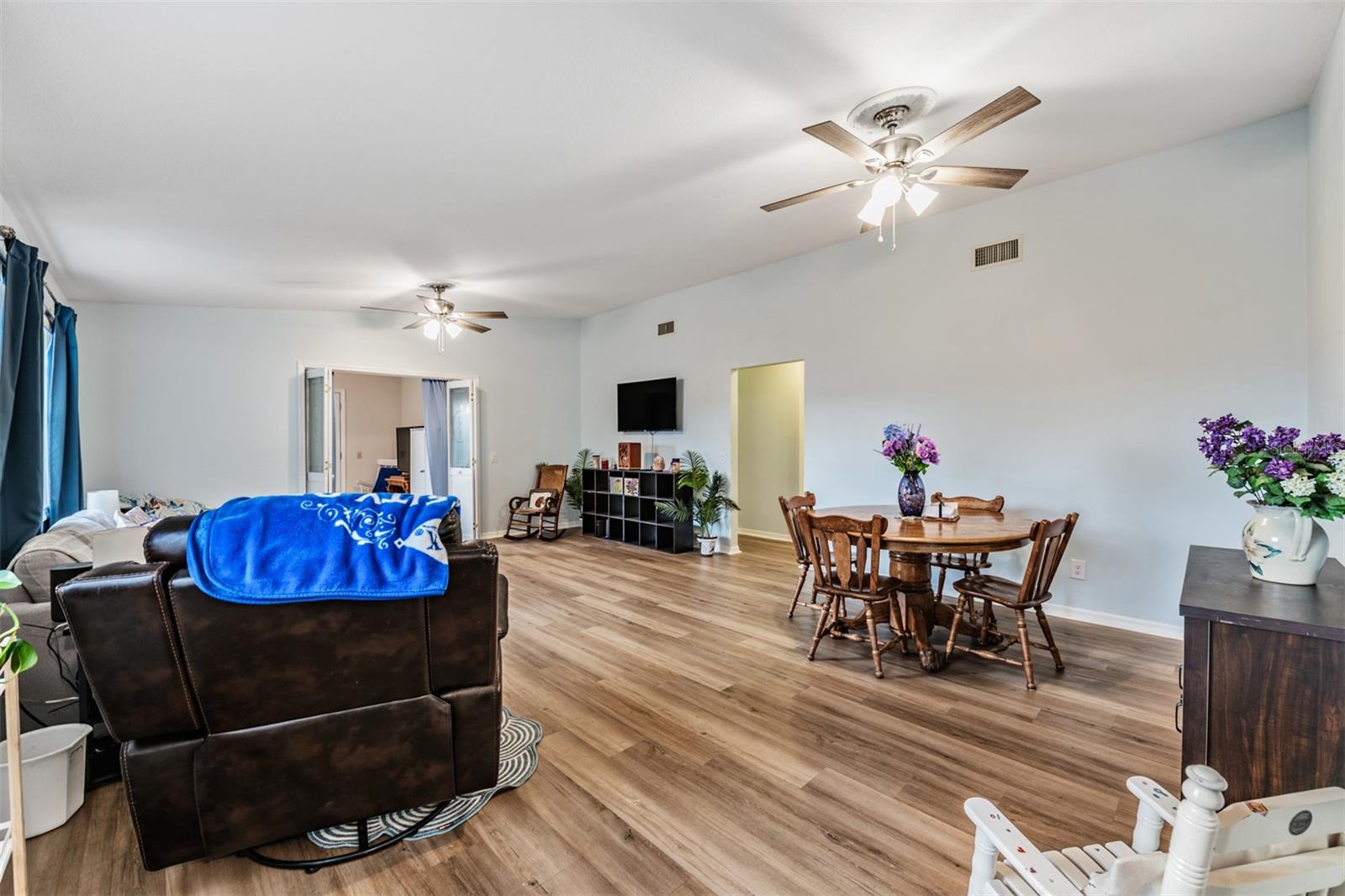 Image 5 of 23 For 5923 Newberry Court