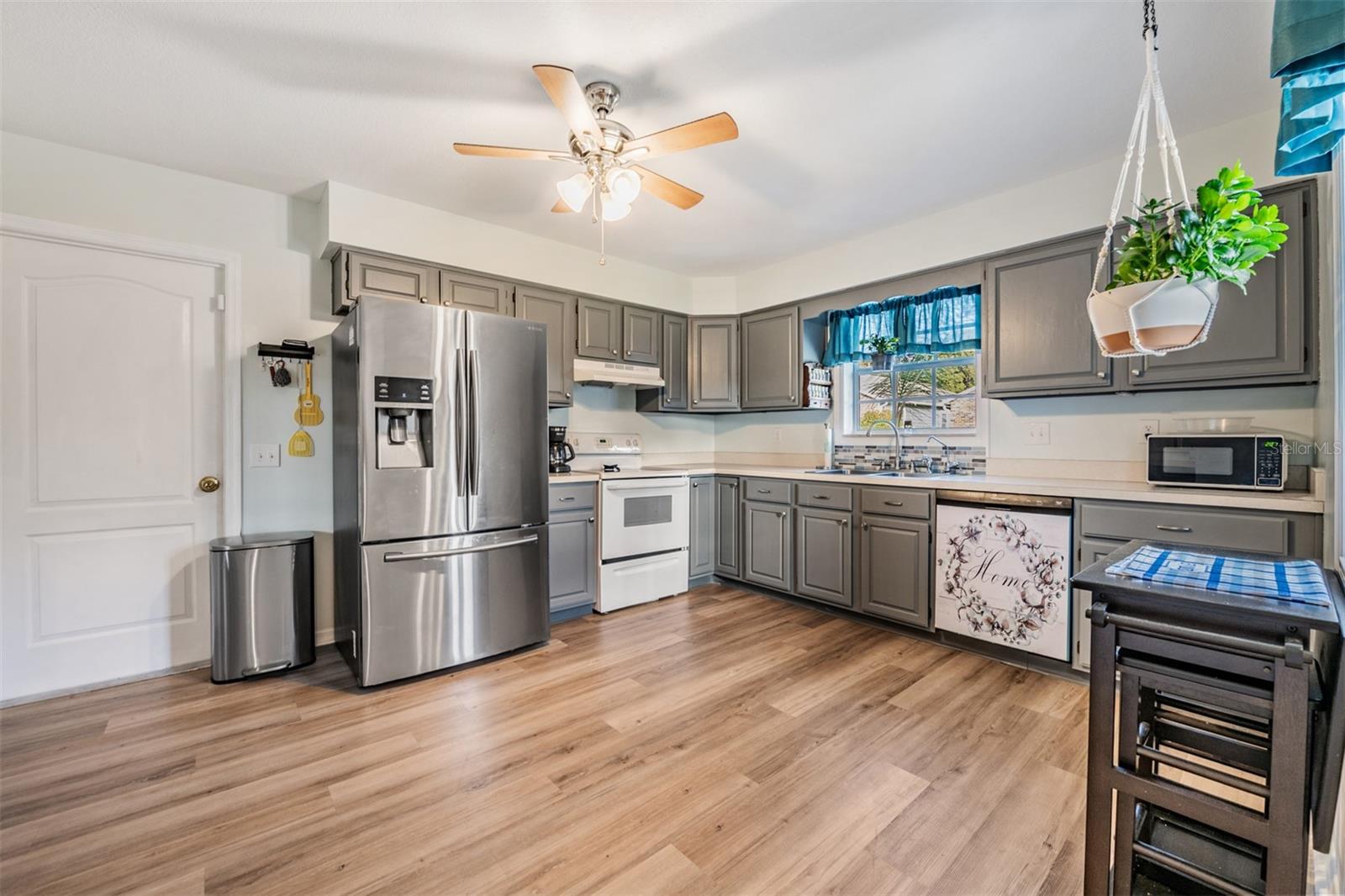 Image 8 of 23 For 5923 Newberry Court