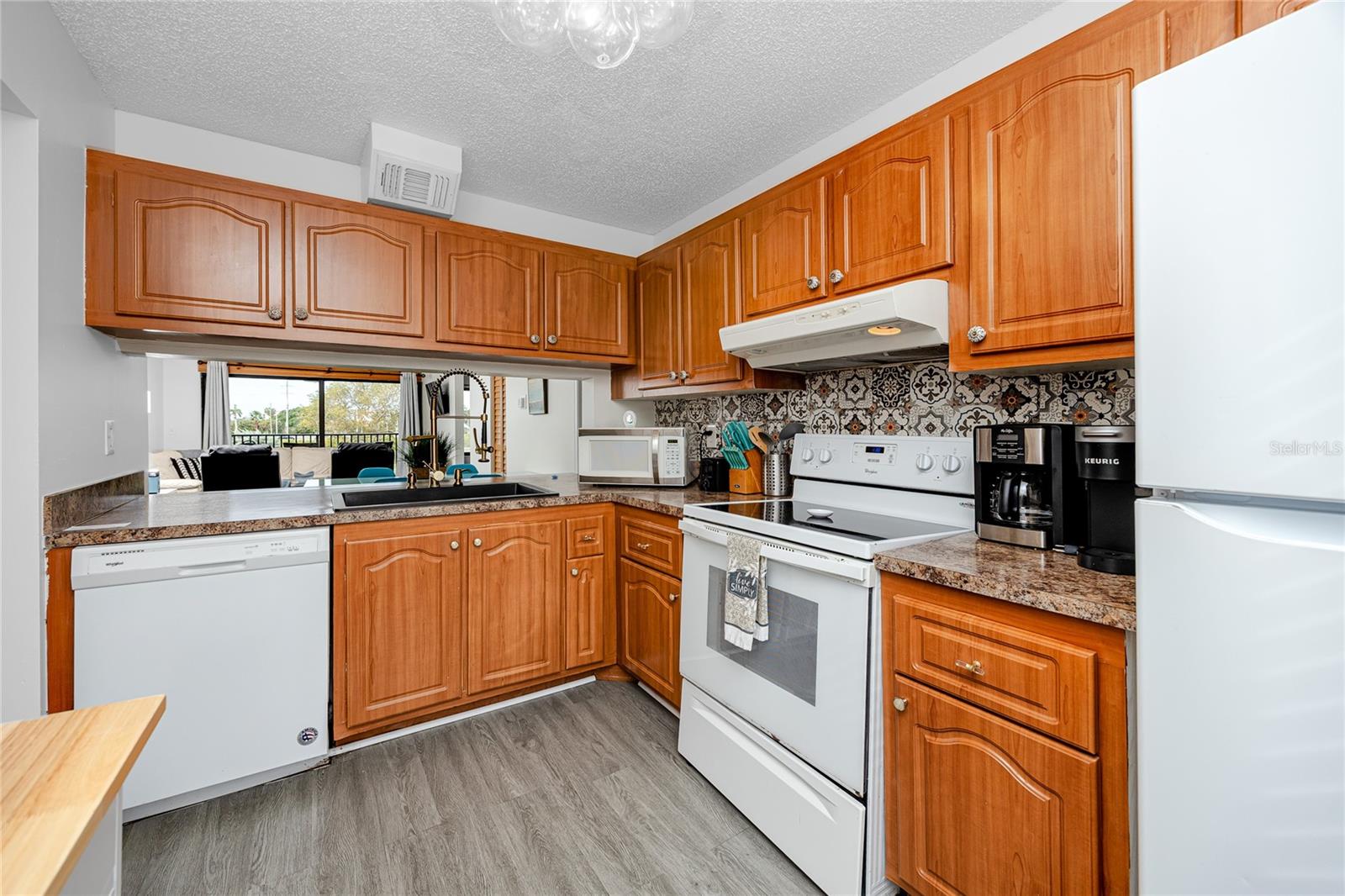 Image 10 of 56 For 6113 Palma Del Mar Boulevard S 221