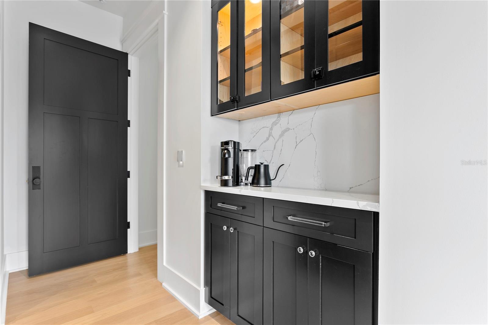 Image 16 of 62 For 319 Frances Avenue