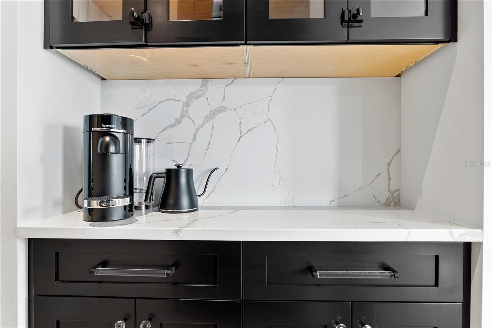 Image 17 of 62 For 319 Frances Avenue