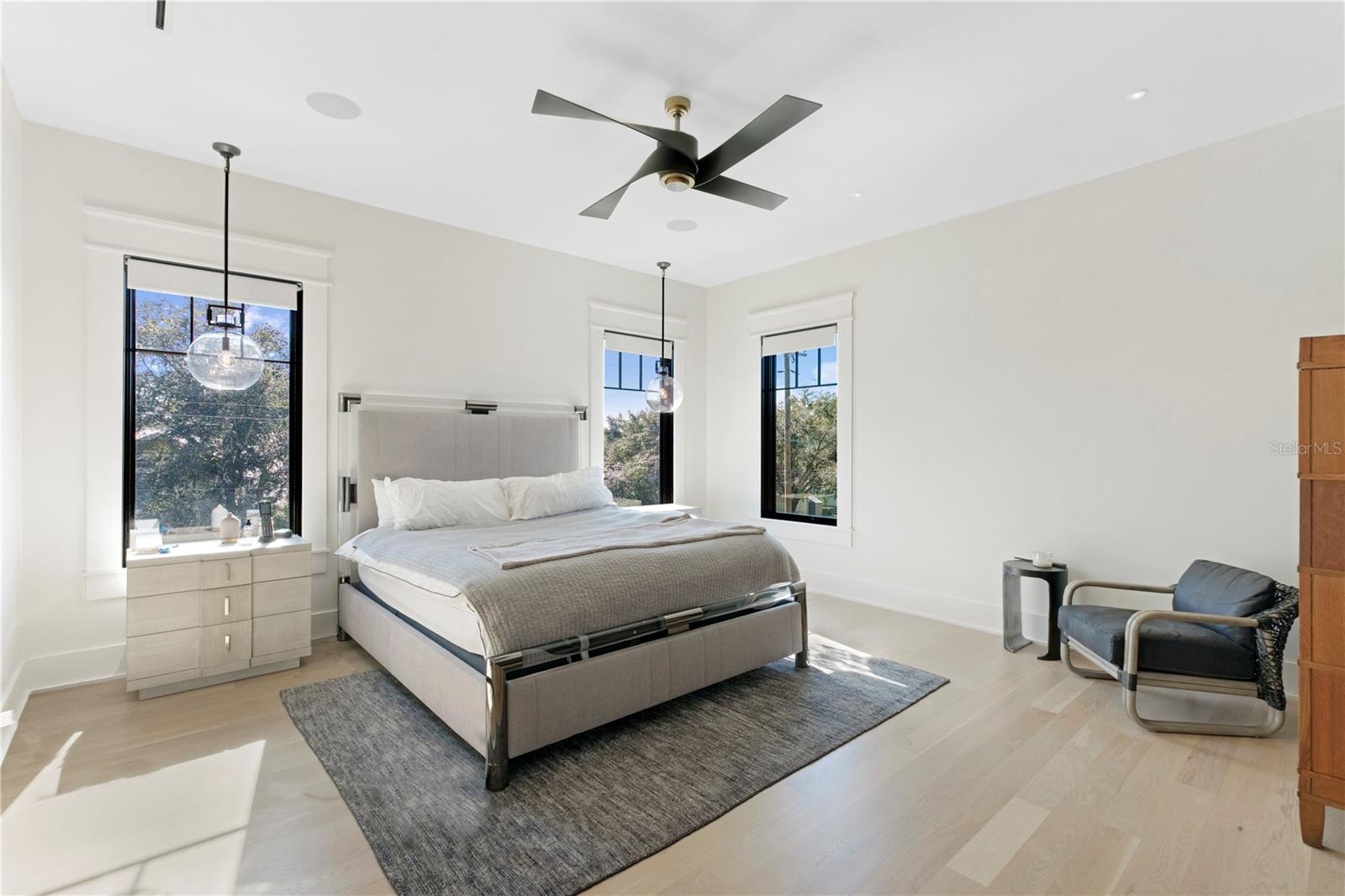 Image 24 of 62 For 319 Frances Avenue