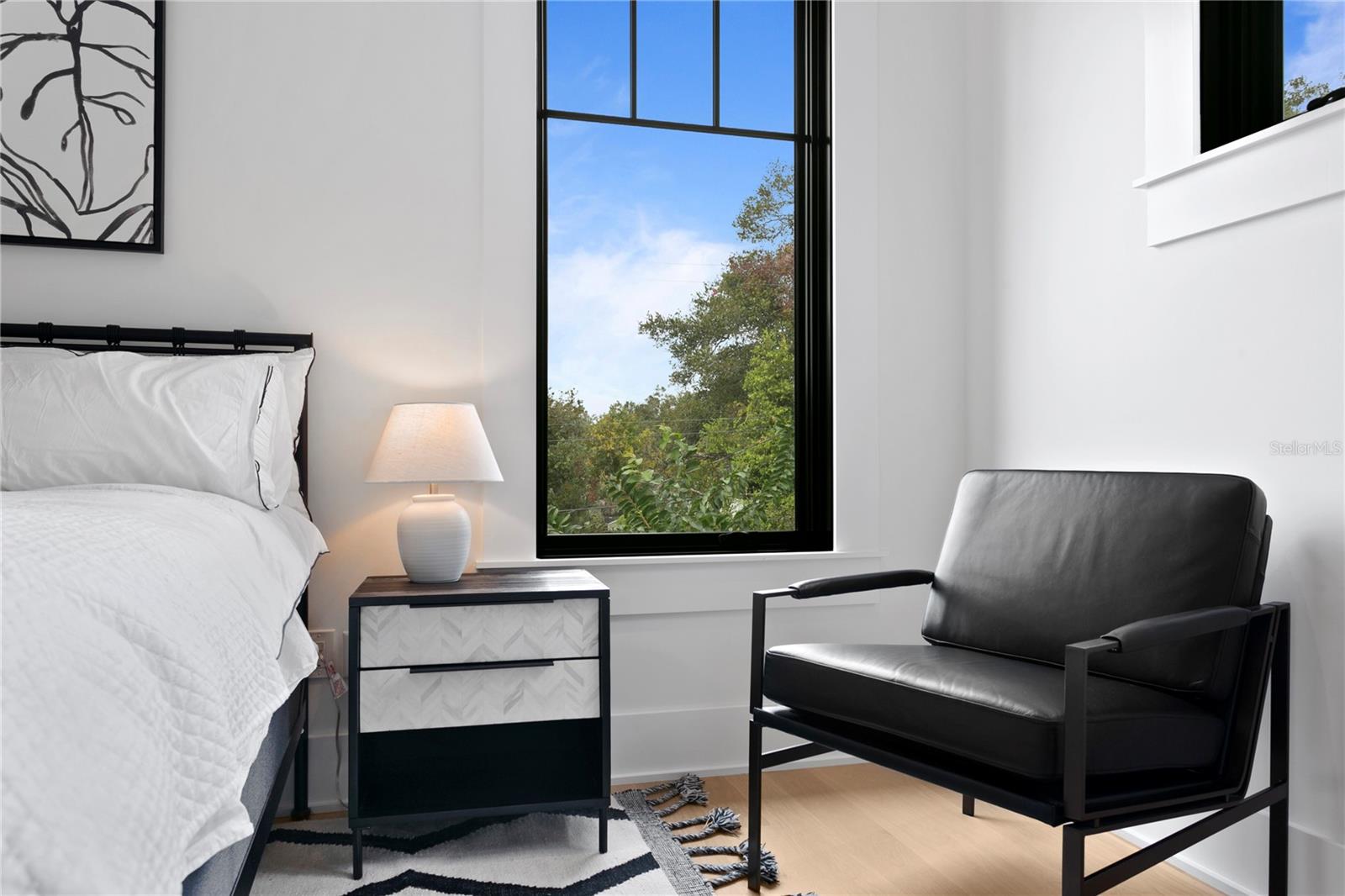 Image 25 of 62 For 319 Frances Avenue