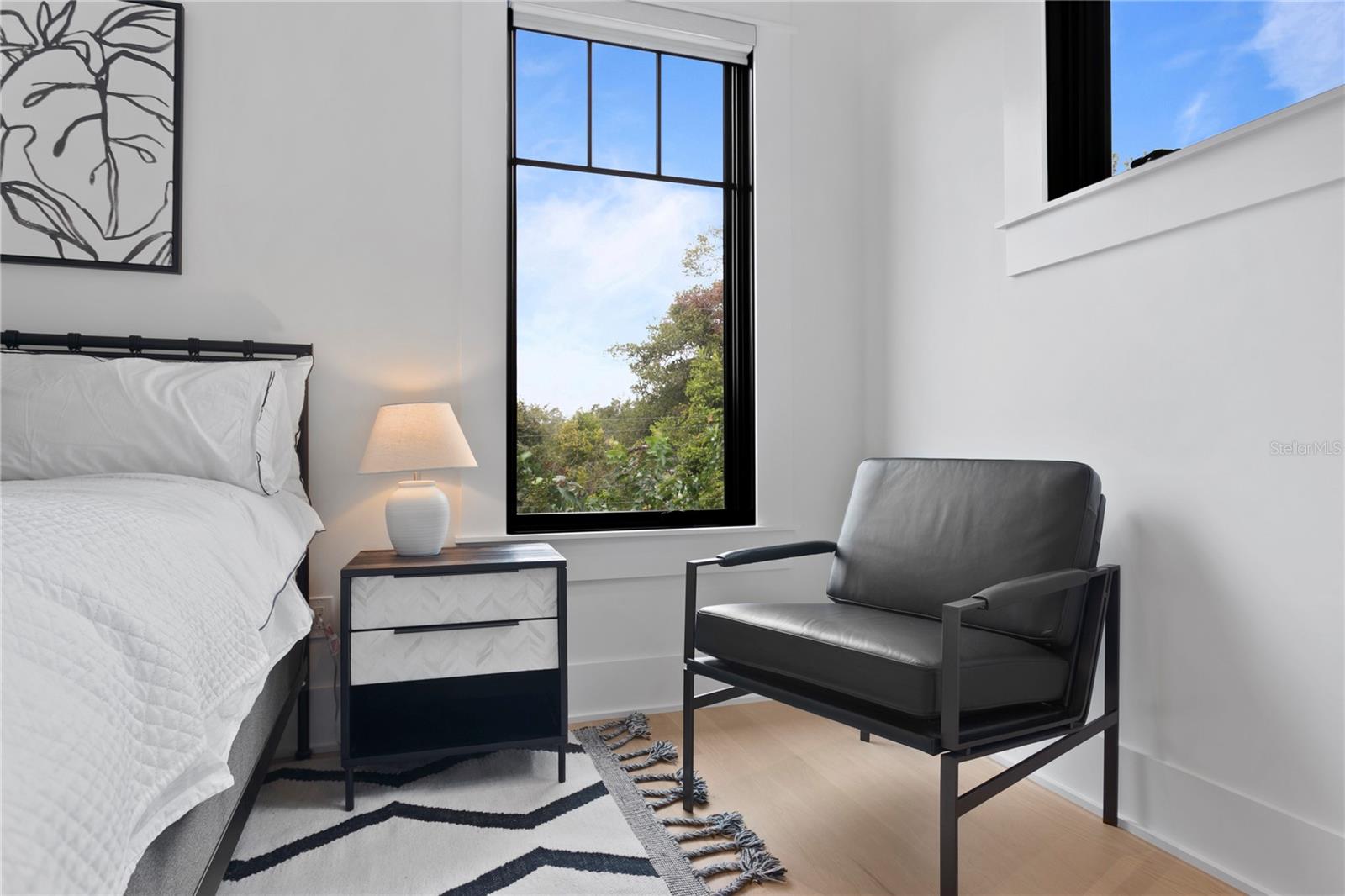 Image 26 of 62 For 319 Frances Avenue