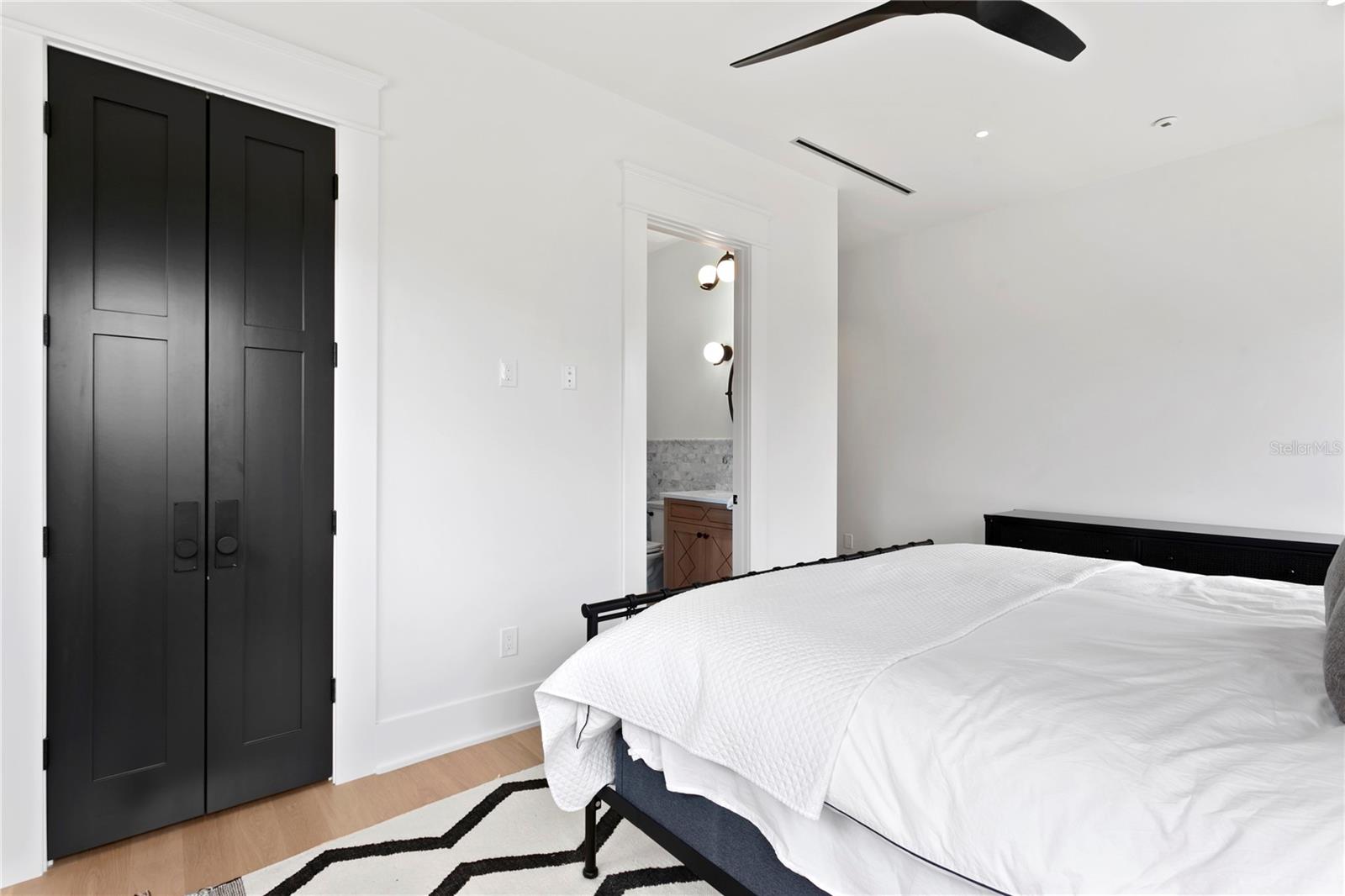 Image 27 of 62 For 319 Frances Avenue