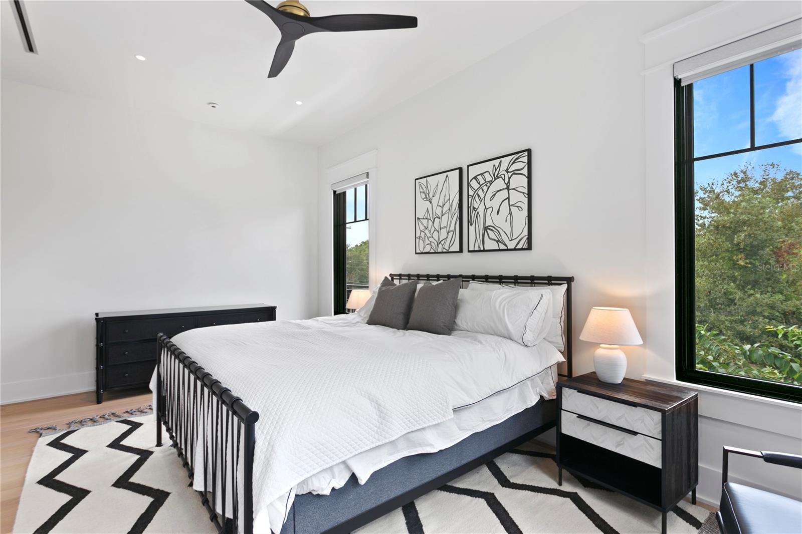 Image 28 of 62 For 319 Frances Avenue