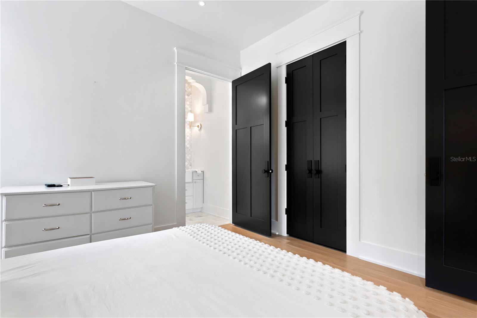 Image 39 of 62 For 319 Frances Avenue