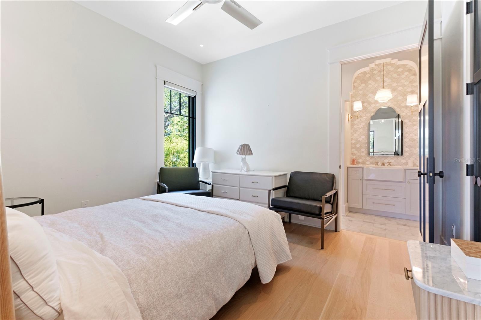 Image 43 of 62 For 319 Frances Avenue