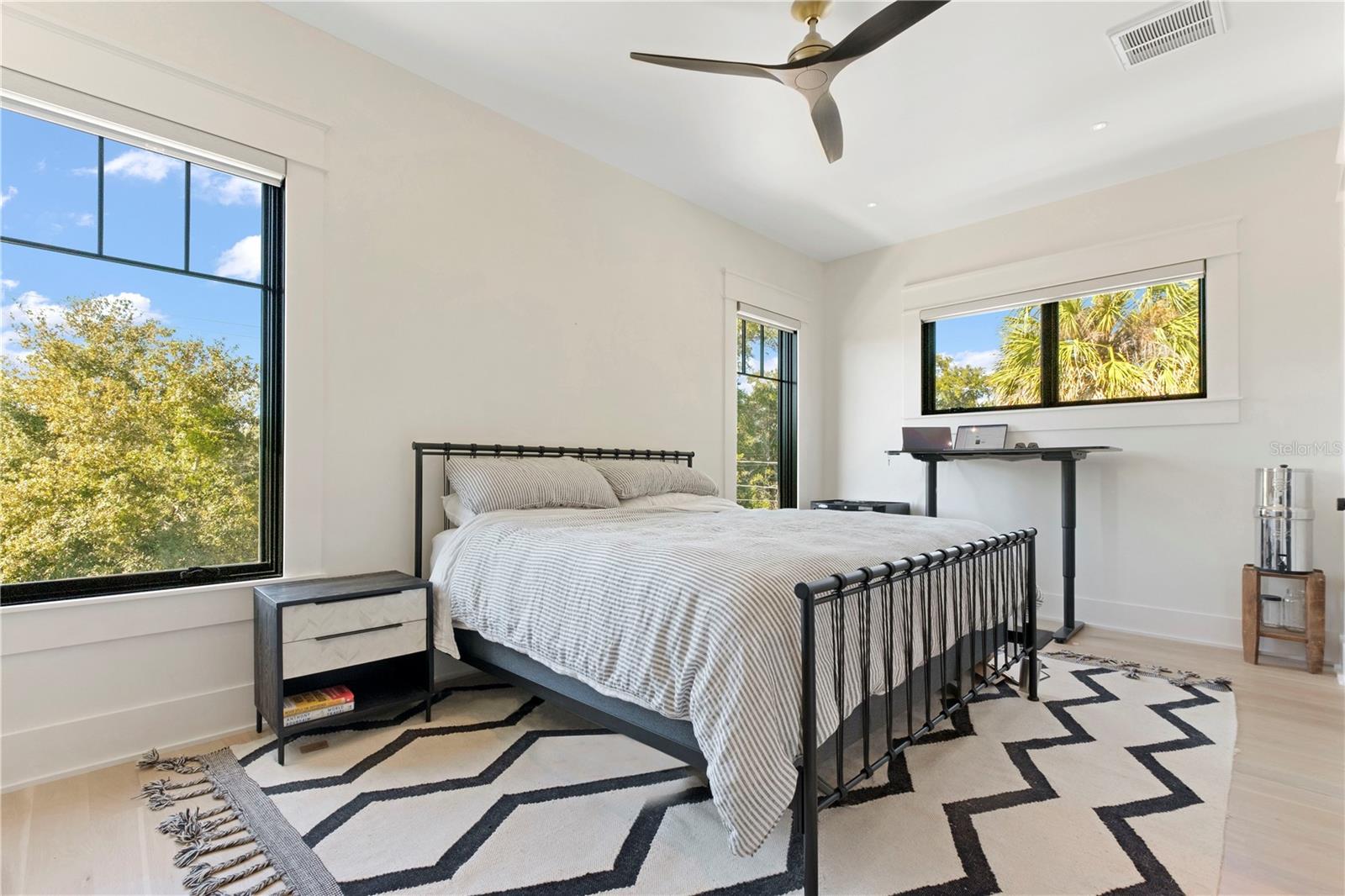 Image 44 of 62 For 319 Frances Avenue