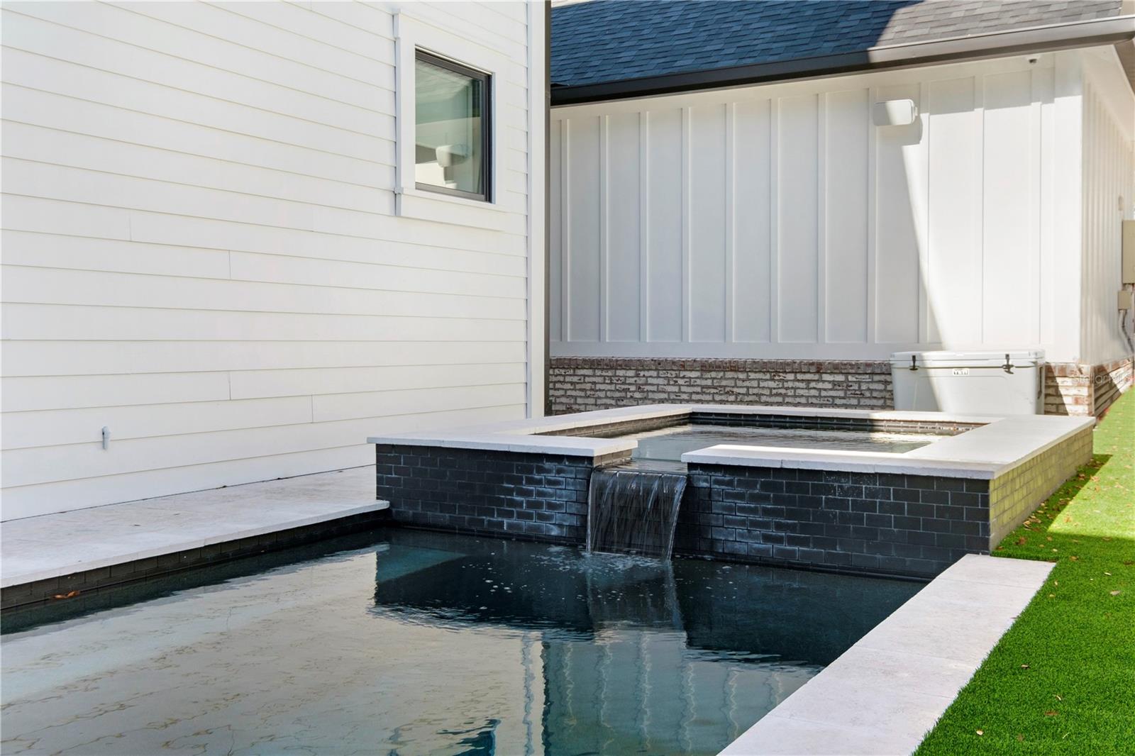 Image 60 of 62 For 319 Frances Avenue