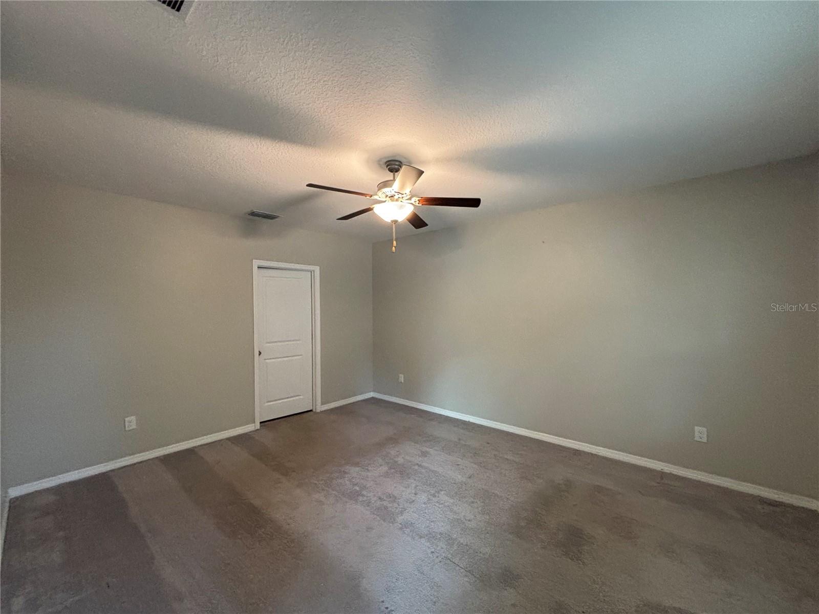 Image 14 of 25 For 572 Argyll Drive