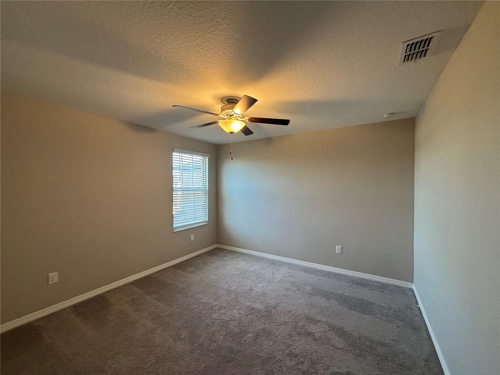 Image 19 of 25 For 572 Argyll Drive