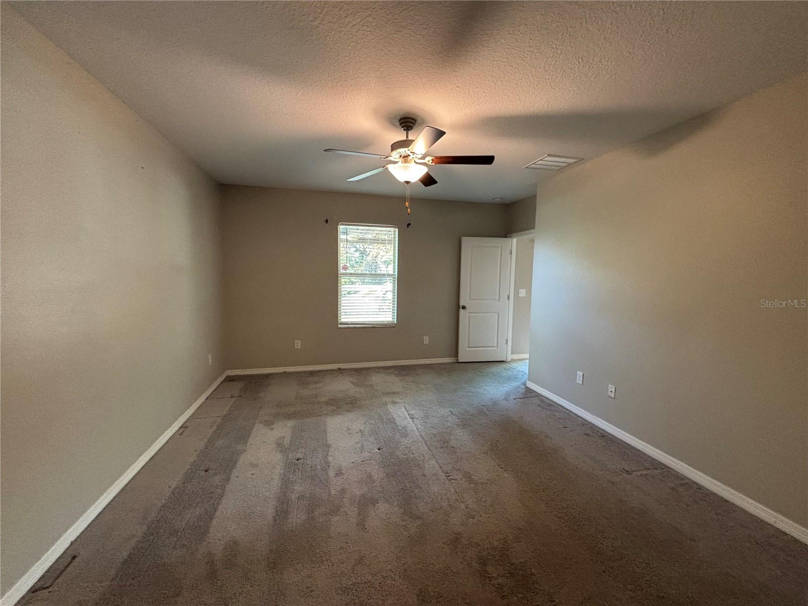 Image 9 of 25 For 572 Argyll Drive